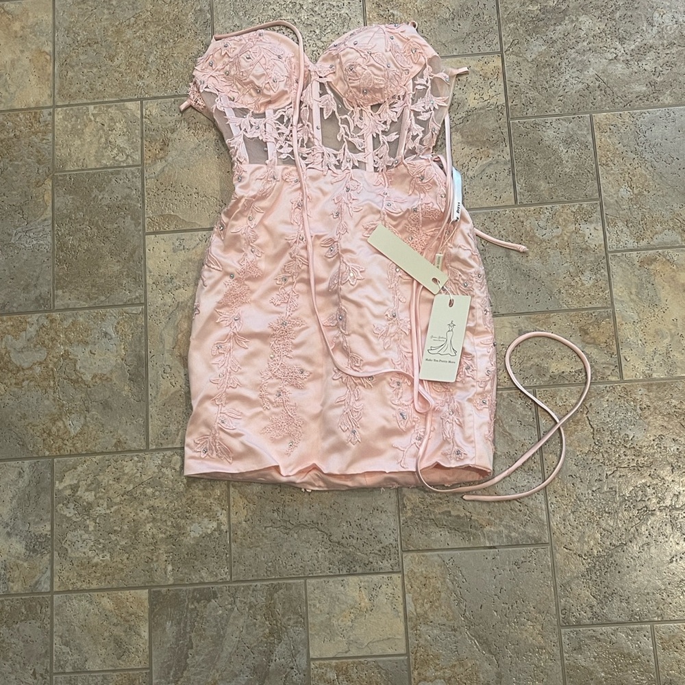 Chic Pink Lace Bustier Chemise